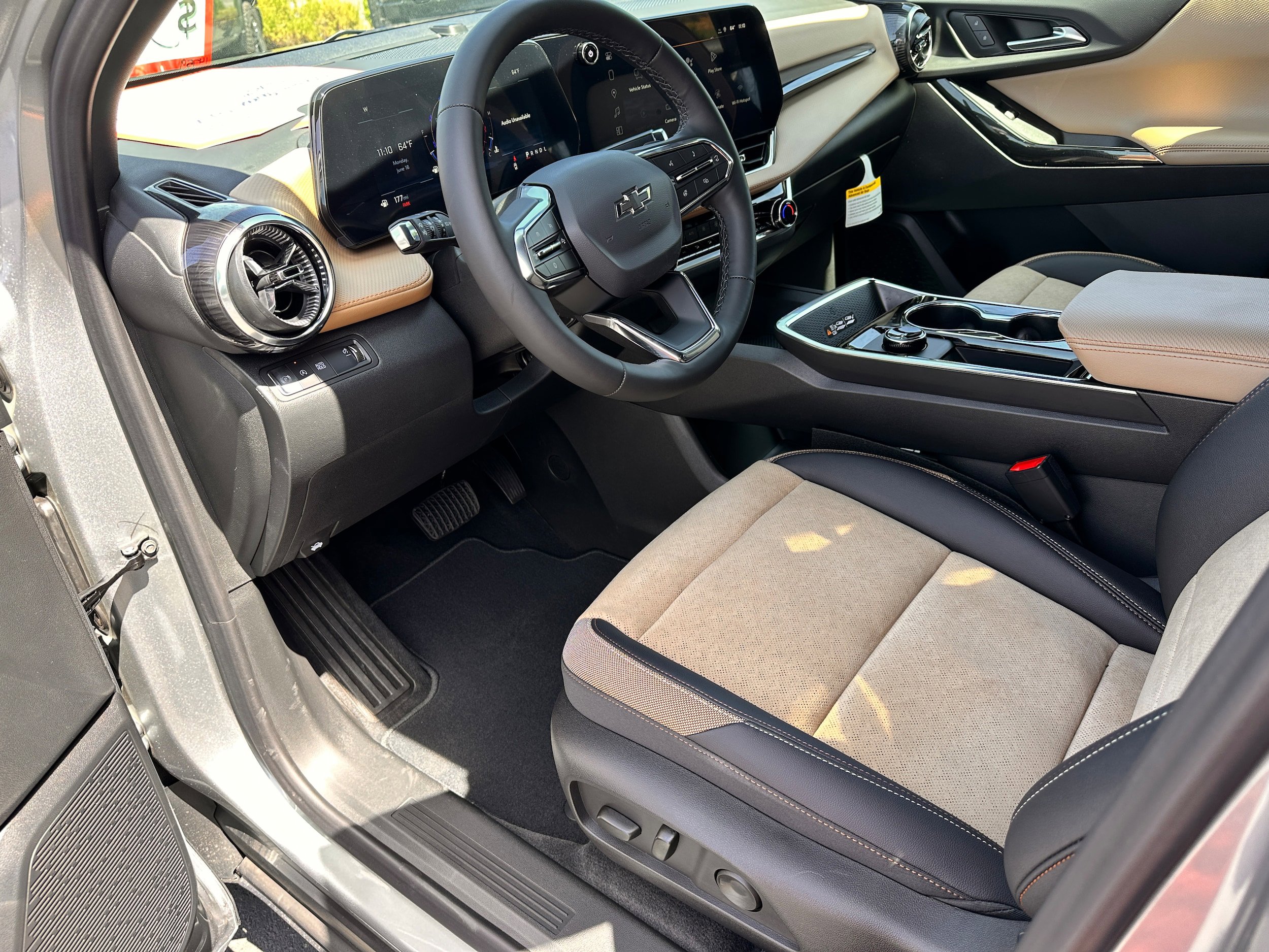 Used 2026 Chevrolet Equinox ACTIV w/ Convenience Package III FWD image 8