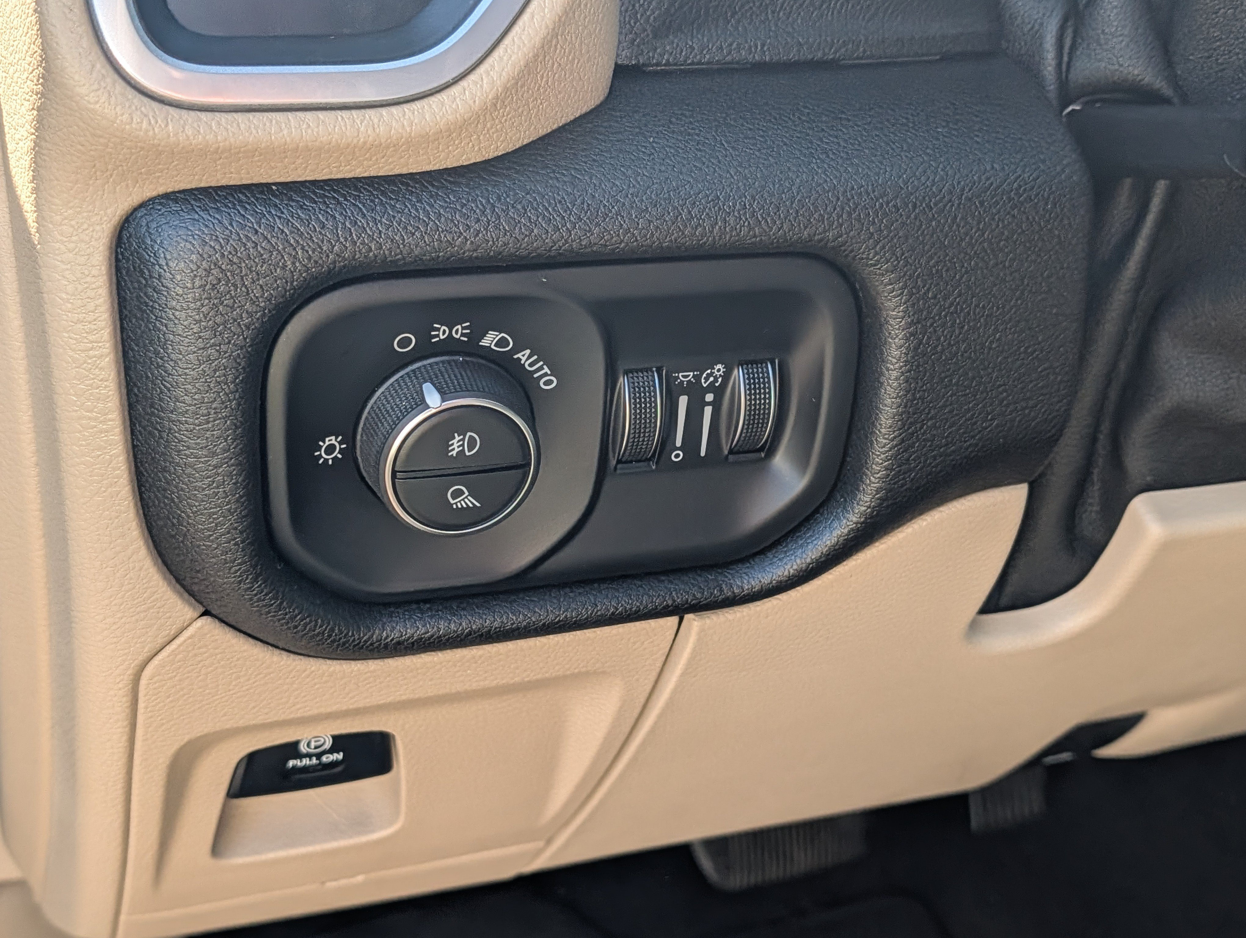 Used 2019 RAM 1500 Big Horn AWD/4WD image 15