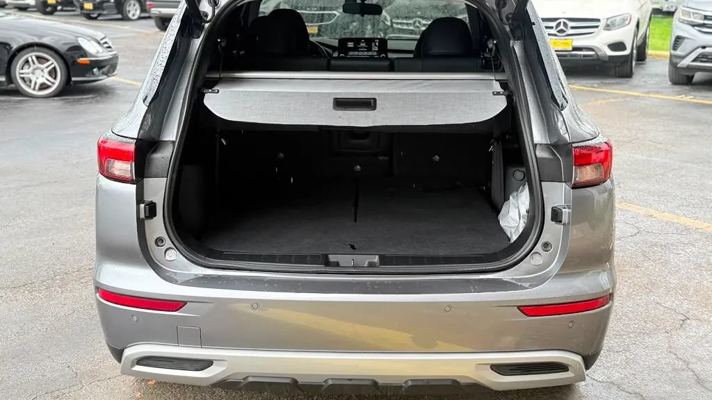 Used 2022 Mitsubishi Outlander SE FWD image 19