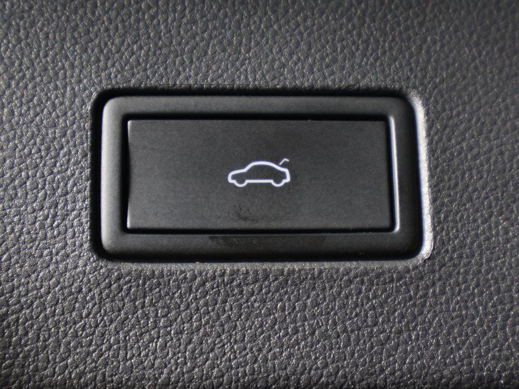 Used 2023 Volkswagen Atlas SE image 17