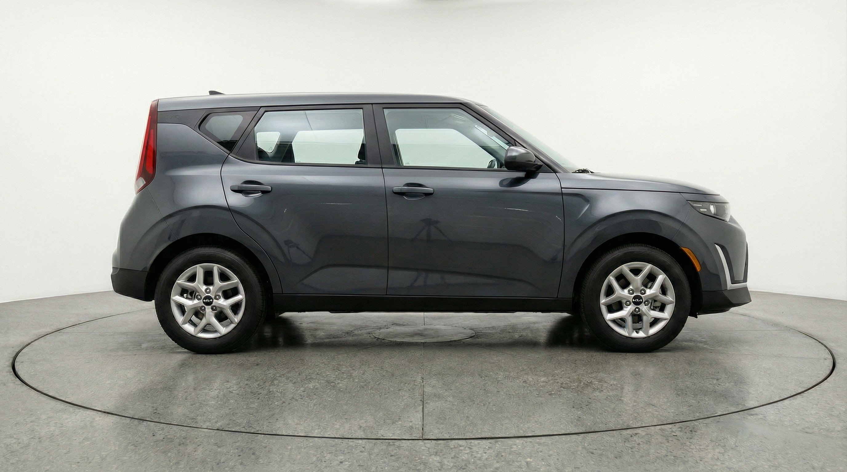 Used 2025 Kia Soul LX w/ LX Technology Package image 11