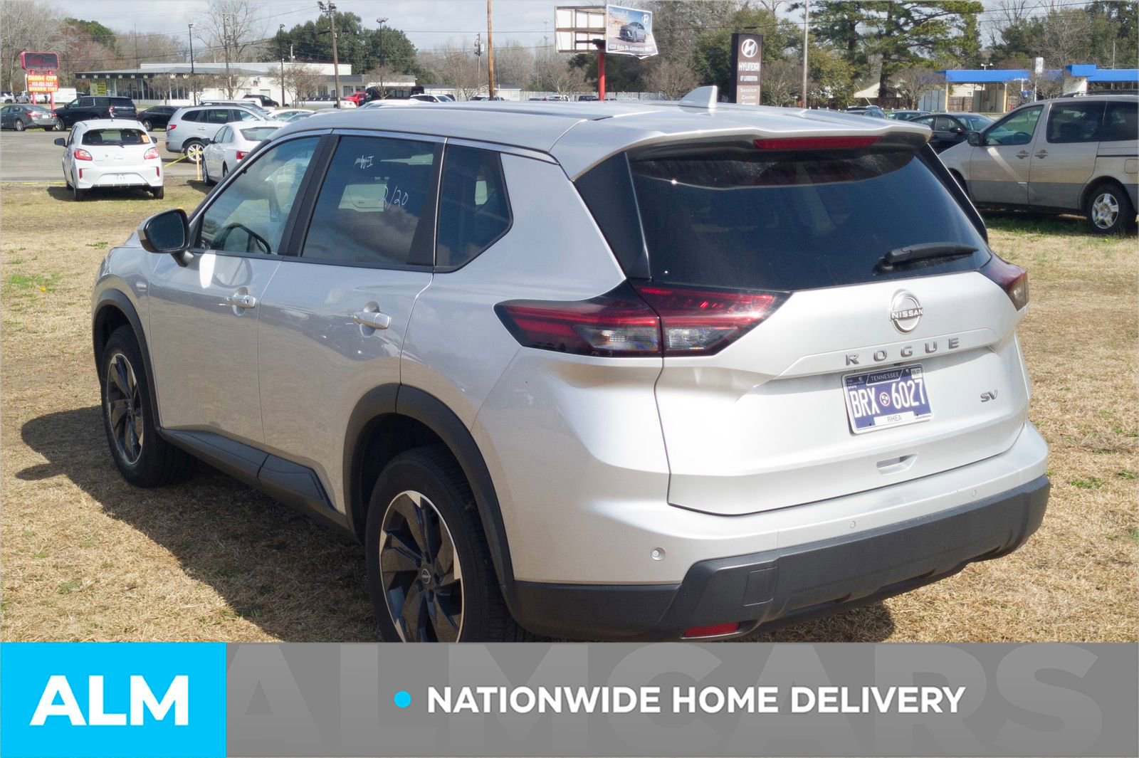 Used 2024 Nissan Rogue SV image 5