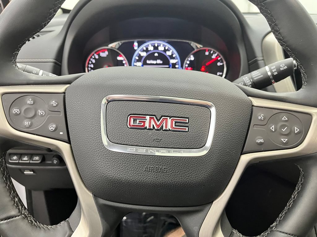 Used 2024 GMC Terrain Denali w/ Denali Premium Package AWD/4WD image 24