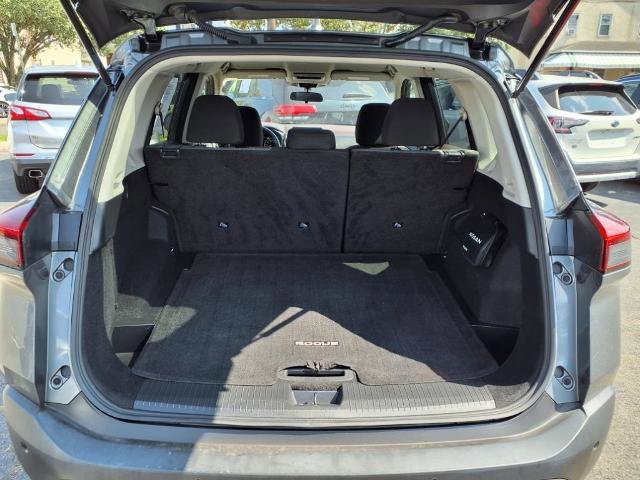Used 2023 Nissan Rogue SV image 18