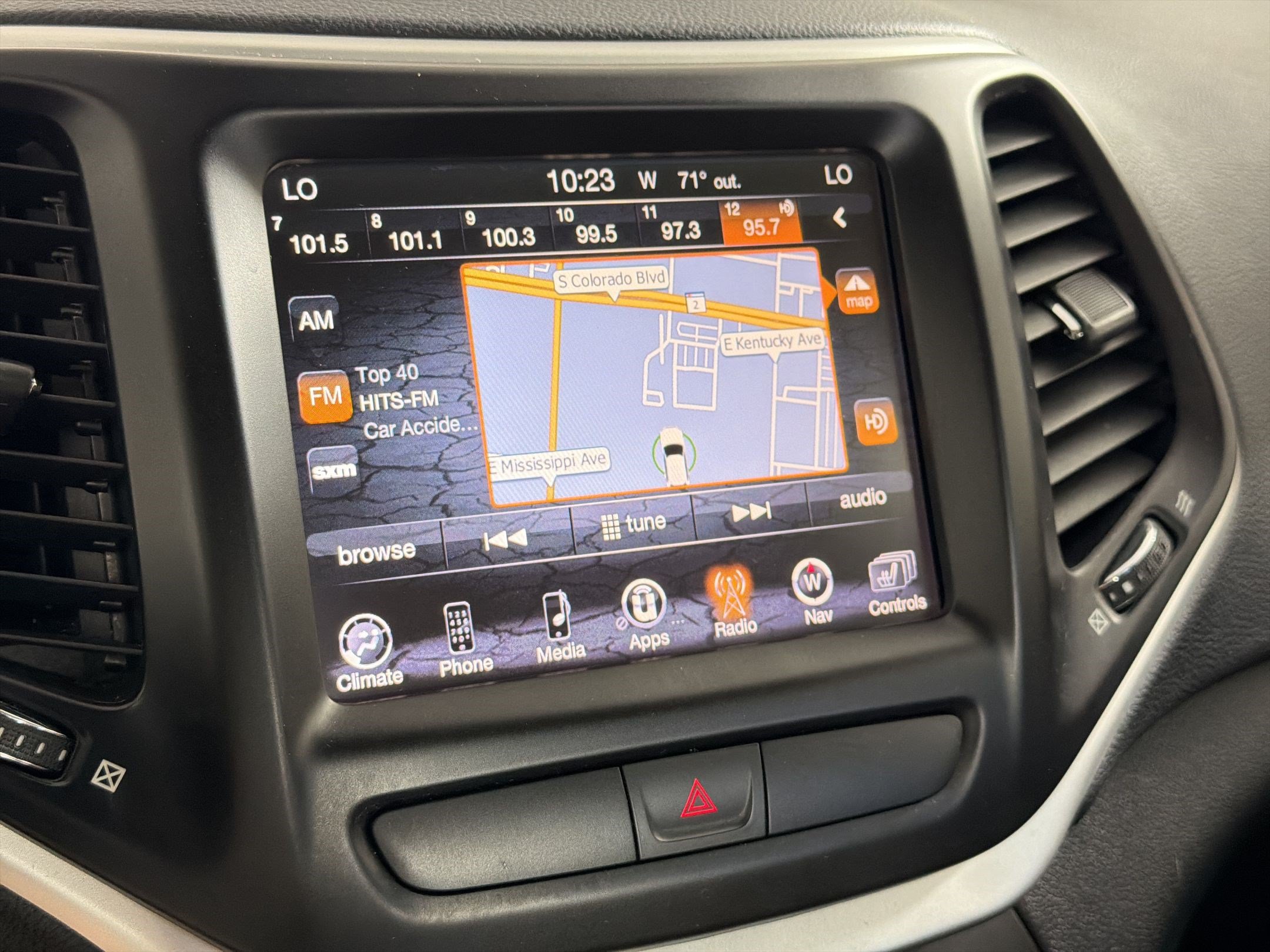 Used 2016 Jeep Cherokee Limited AWD/4WD image 23