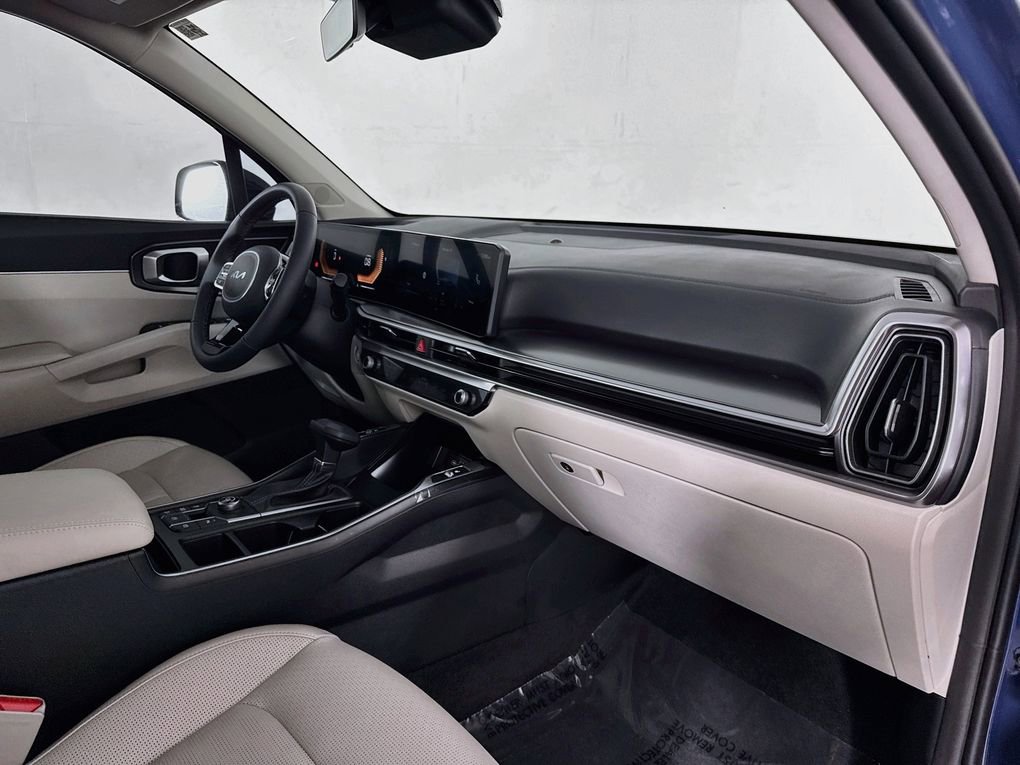 Used 2025 Kia Sorento EX FWD image 36