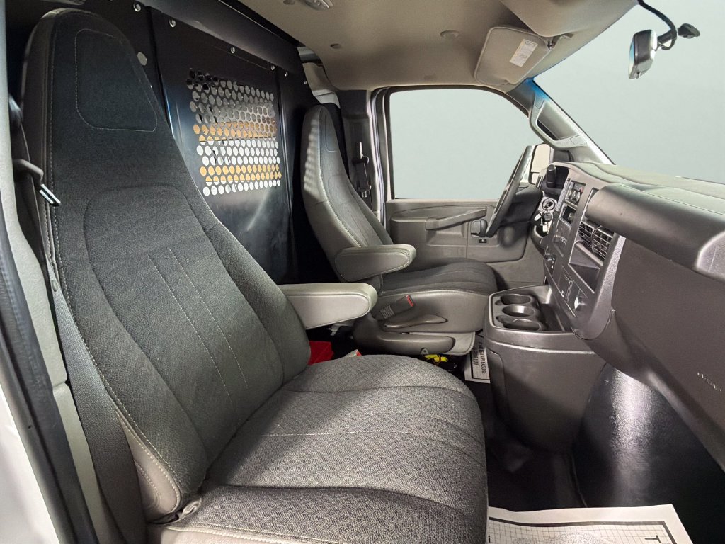 Certified 2025 Chevrolet Express 2500 w/ Driver Convenience Package RWD image 32