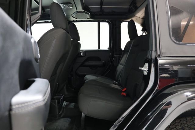 Used 2018 Jeep Wrangler Unlimited Sahara w/ Cold Weather Group image 32