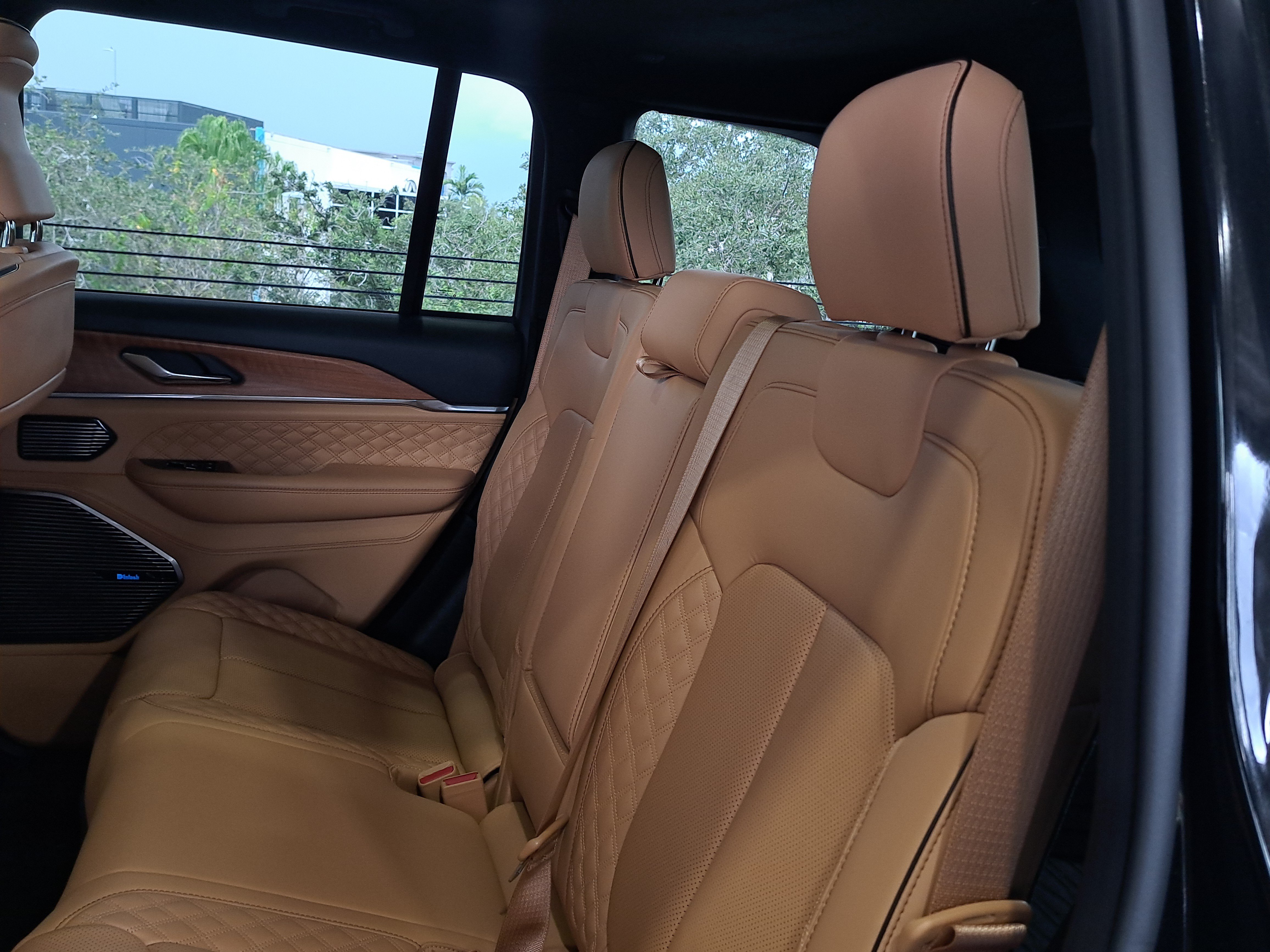 Certified 2024 Jeep Grand Cherokee Summit AWD/4WD image 8