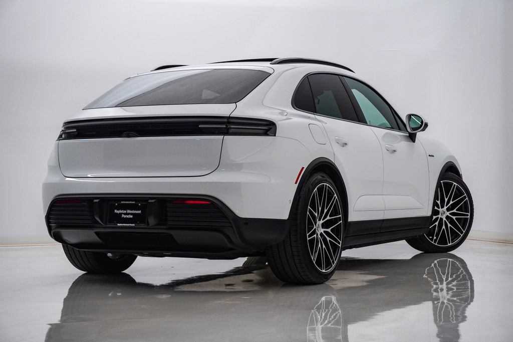 Certified 2025 Porsche Macan 4S Electric AWD/4WD image 11