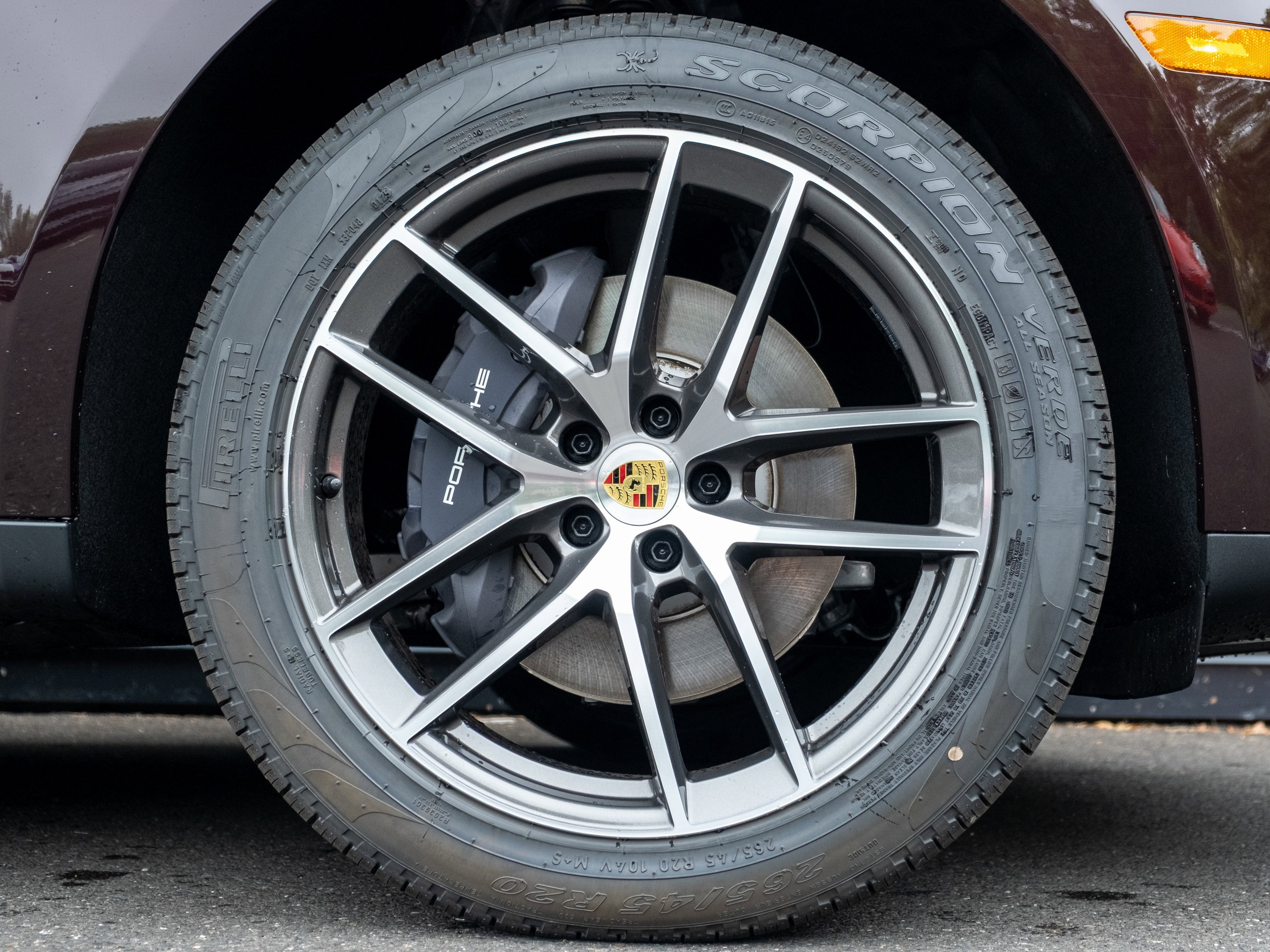 Certified 2025 Porsche Macan image 15