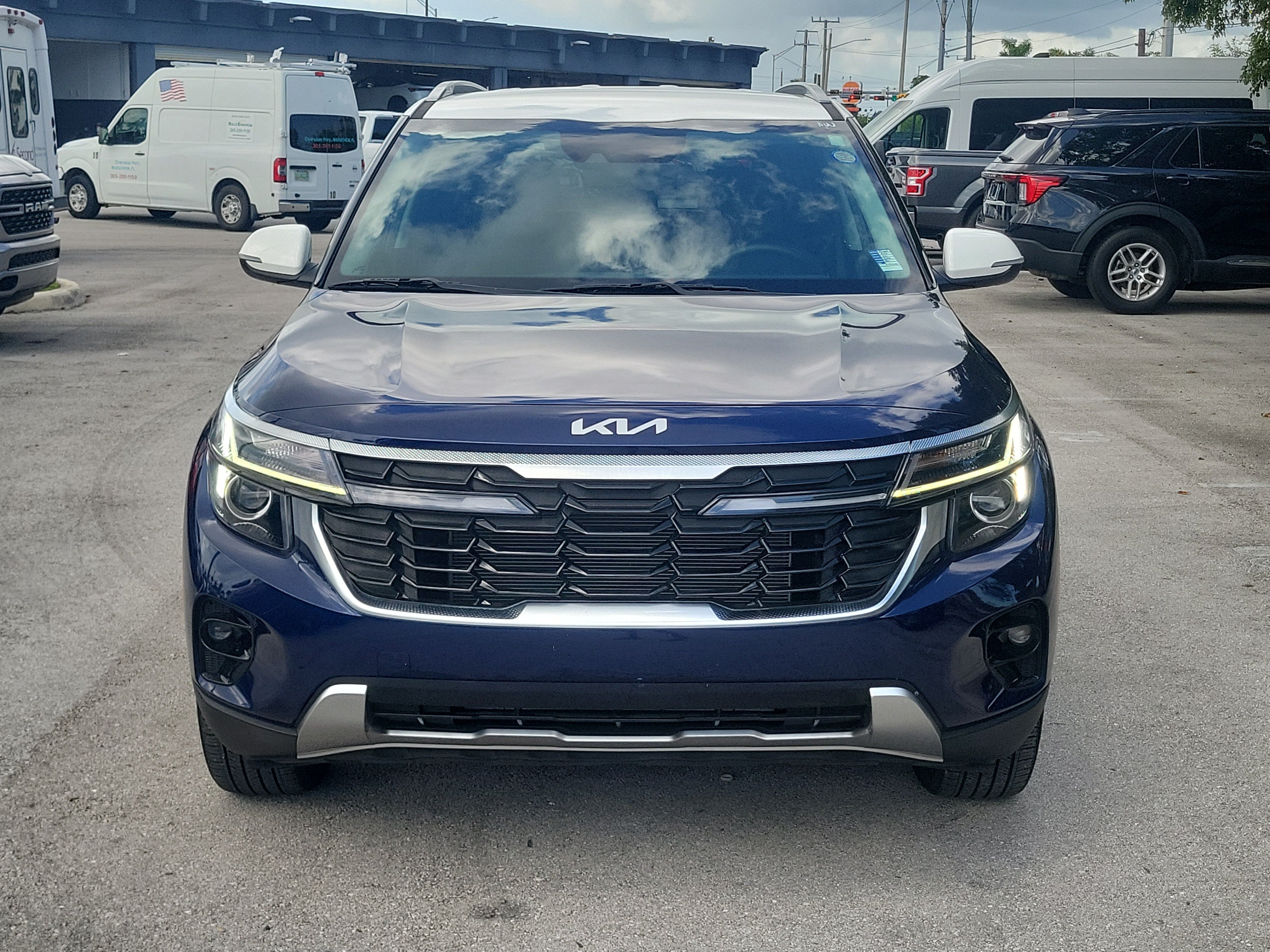 Used 2024 Kia Seltos S FWD image 2