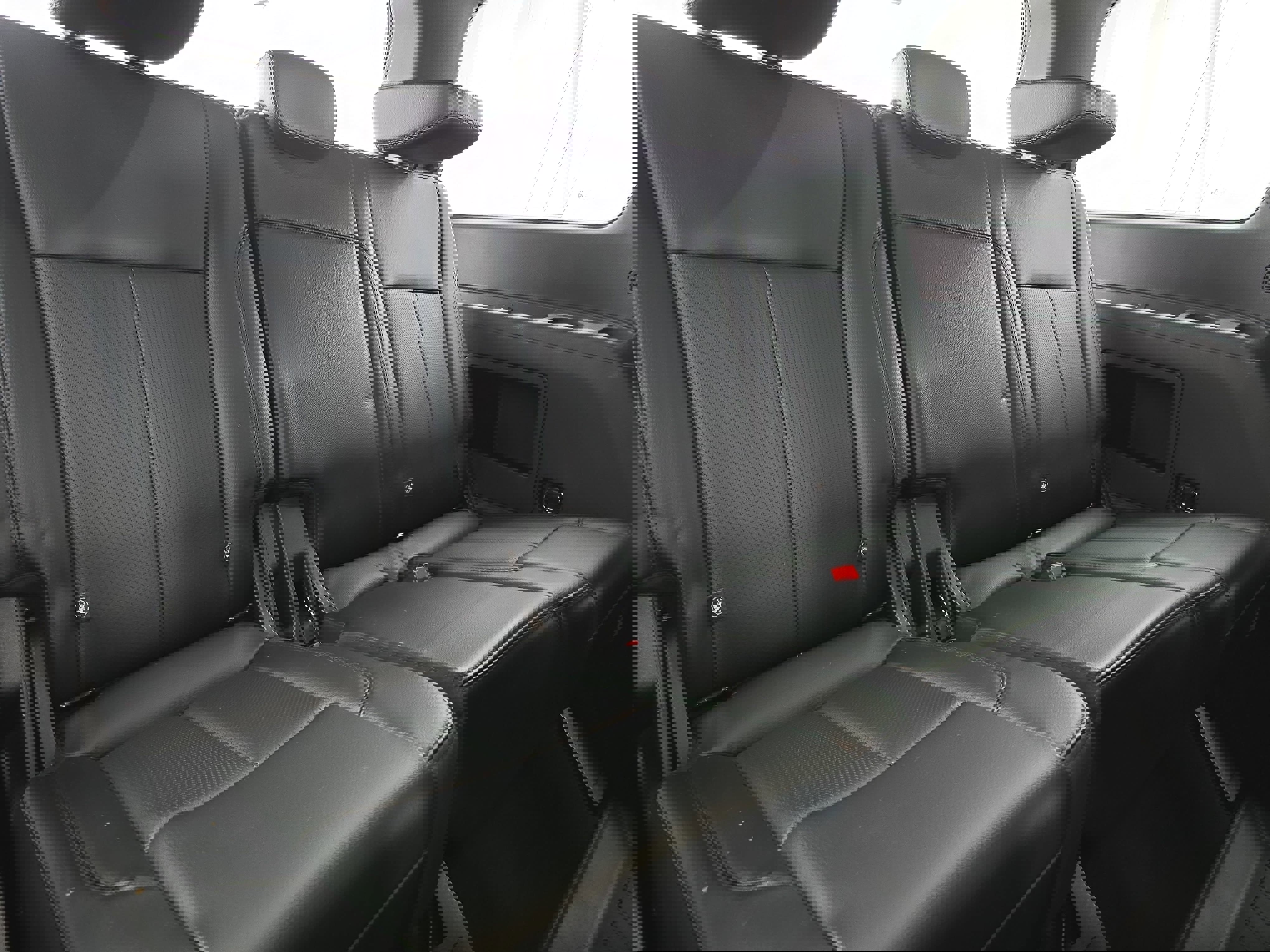 Used 2020 Ford Expedition XLT w/ Equipment Group 202A image 12