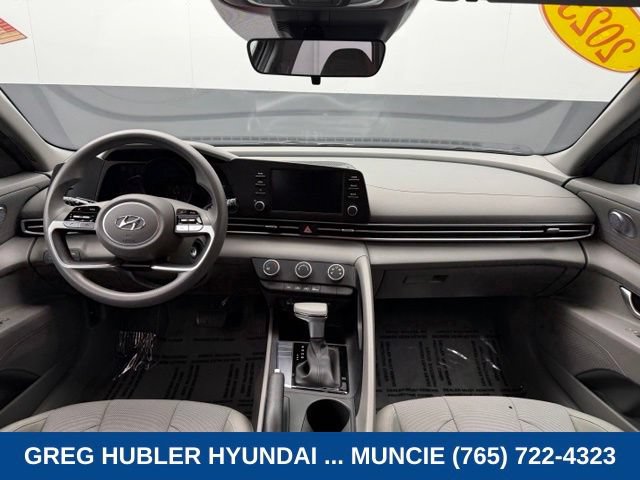 Used 2023 Hyundai Elantra SE FWD image 5
