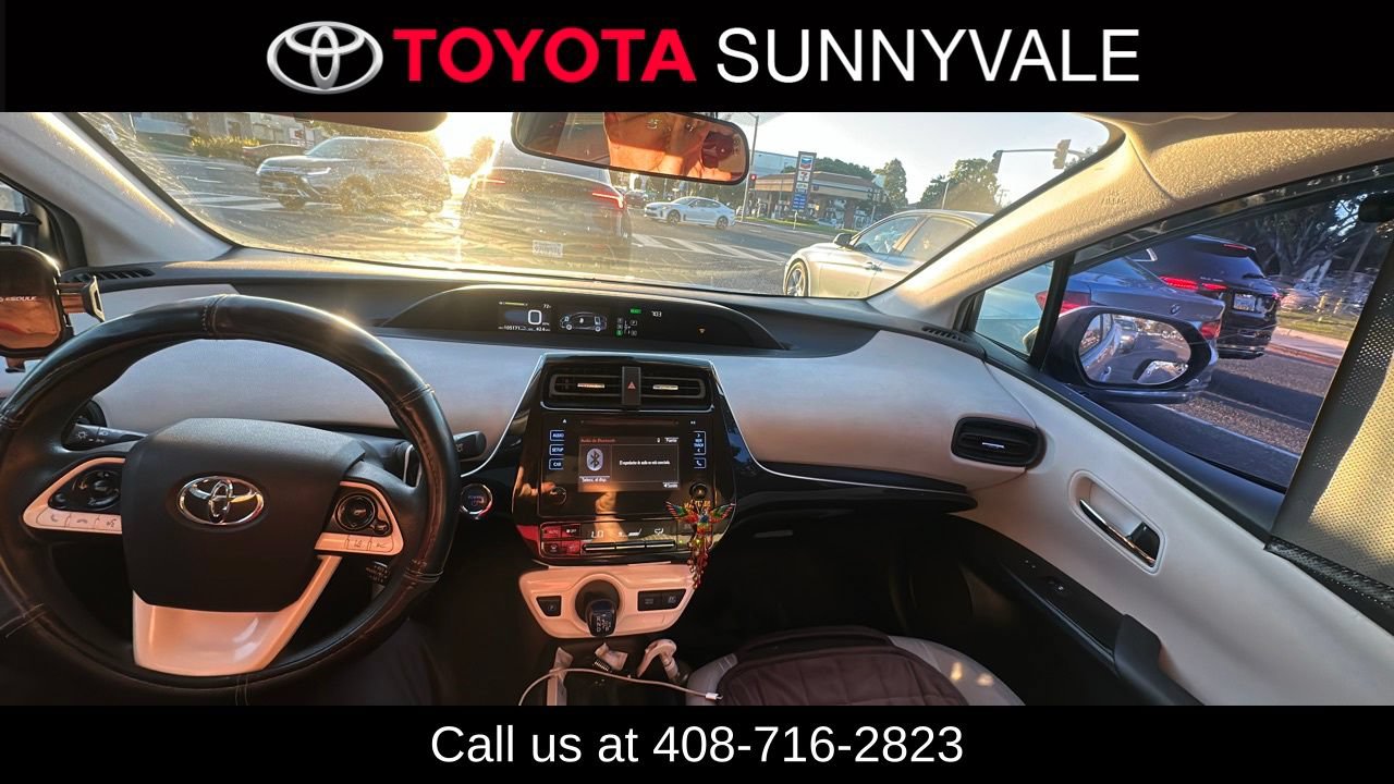 Used 2017 Toyota Prius Two FWD image 4