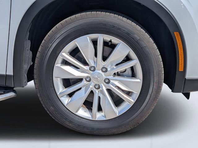 Used 2025 Mitsubishi Outlander ES image 11