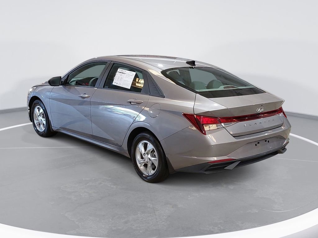 Used 2023 Hyundai Elantra SE FWD image 7