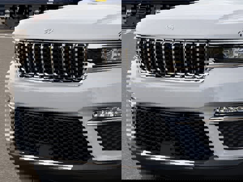 New 2025 Jeep Grand Cherokee Limited image 11