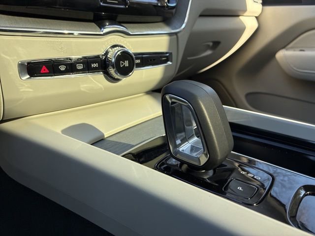 New 2025 Volvo XC60 T8 Plus w/ Protection Package Premier image 31