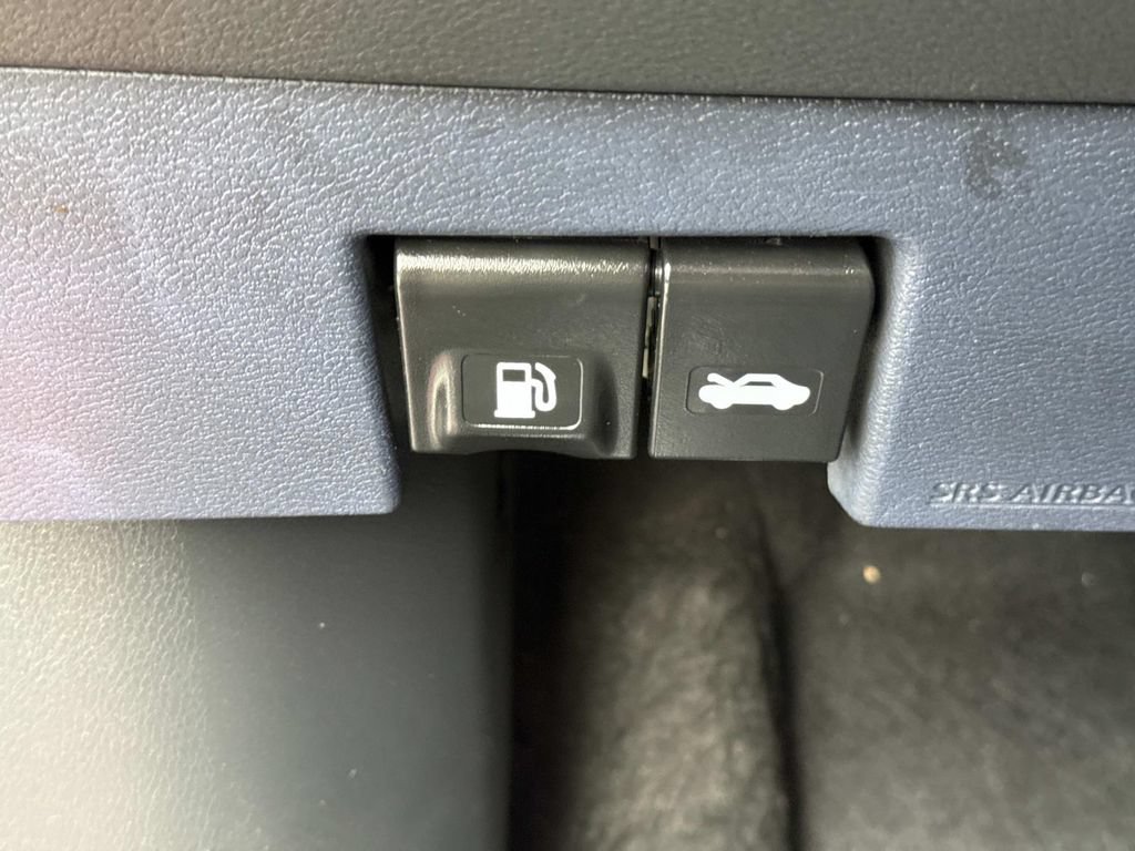 Used 2022 Nissan Kicks SV FWD image 40