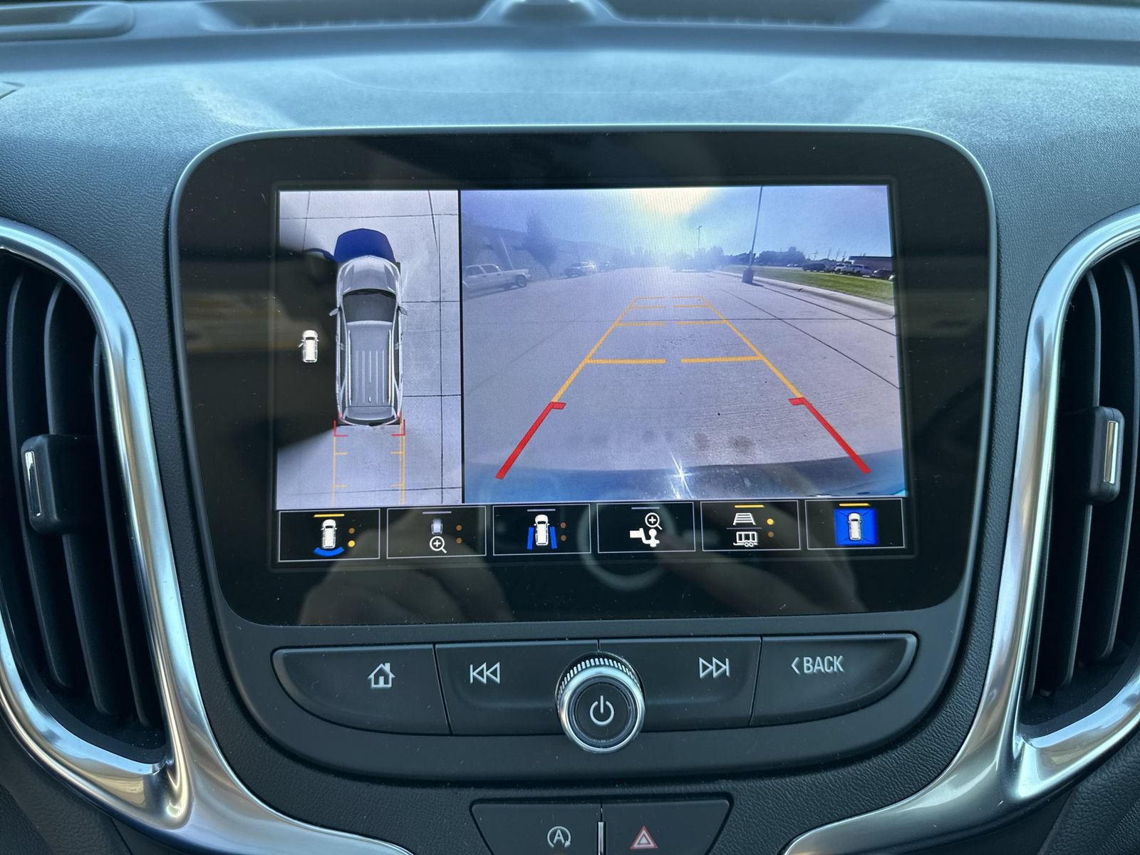 Used 2024 Chevrolet Equinox LT AWD/4WD image 14