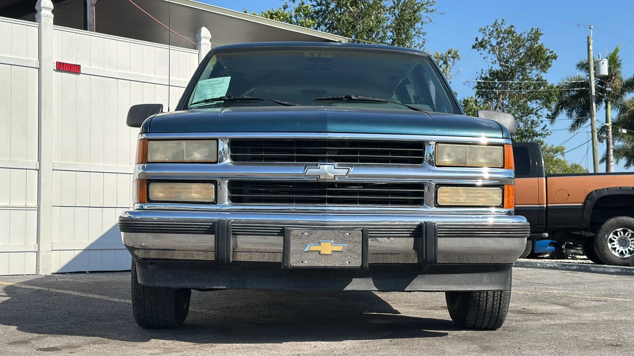 Used 1994 Chevrolet Suburban 2WD image 6