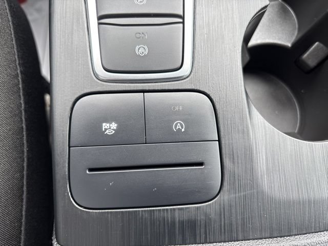 Used 2025 Ford Escape Active AWD/4WD image 29