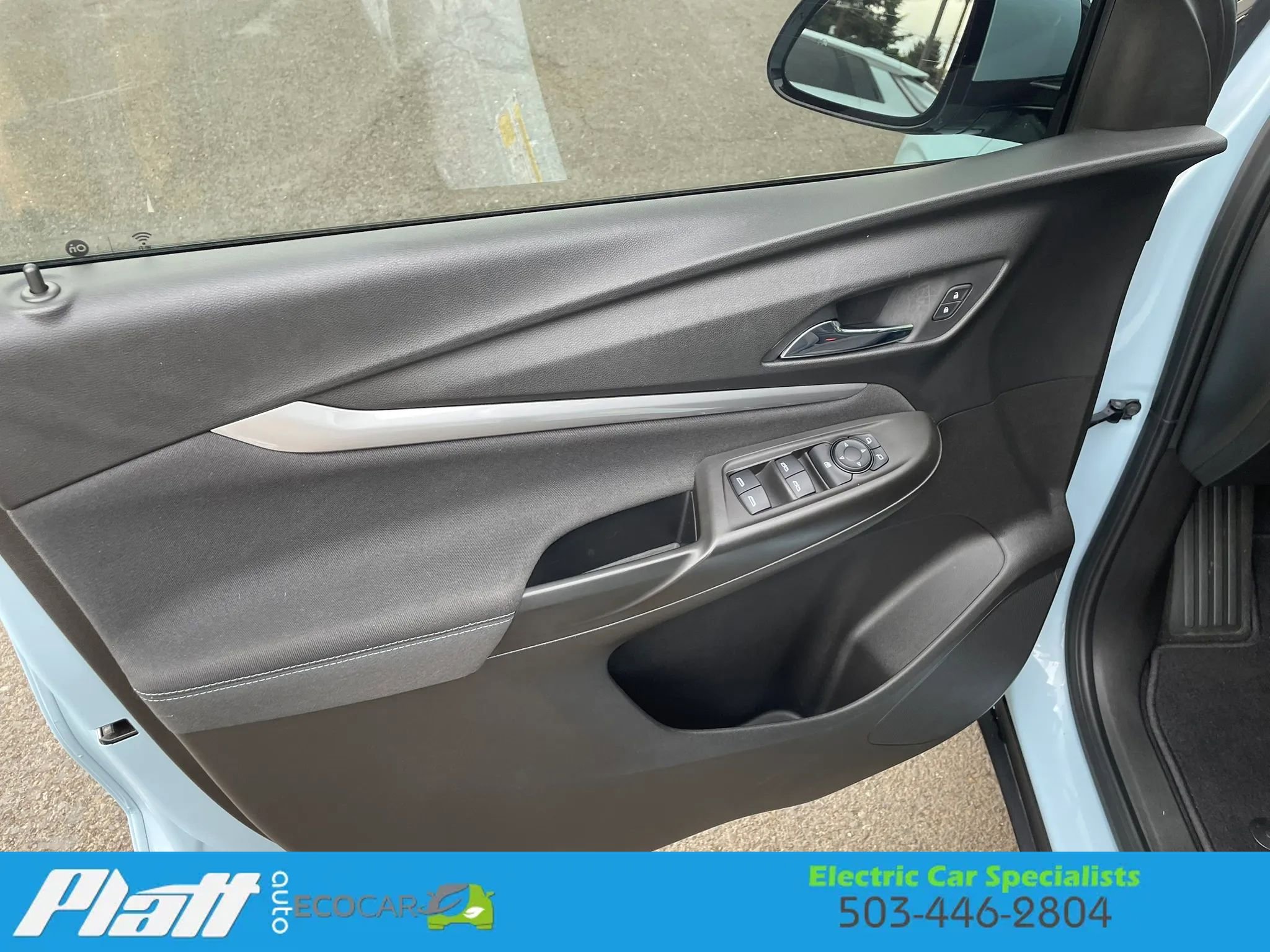 Used 2022 Chevrolet Bolt EUV LT w/ Comfort Package FWD image 19