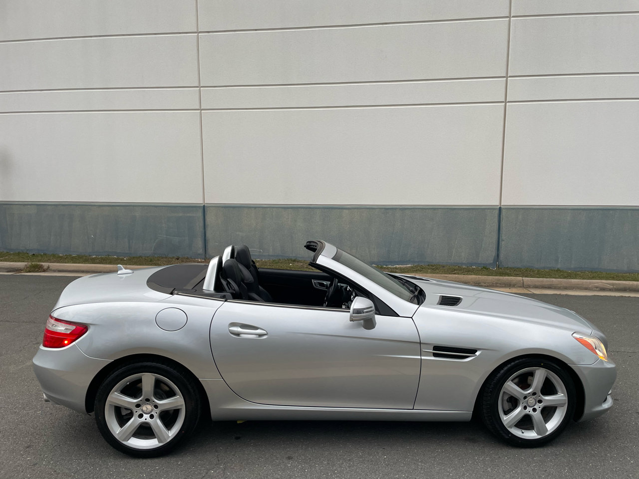 Used 2013 Mercedes-Benz SLK 250 image 11