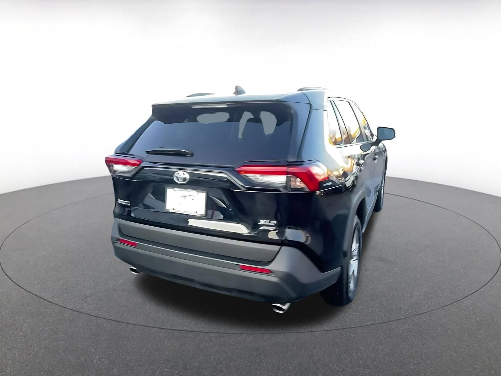 Used 2025 Toyota RAV4 XLE w/ Convenience Package image 14