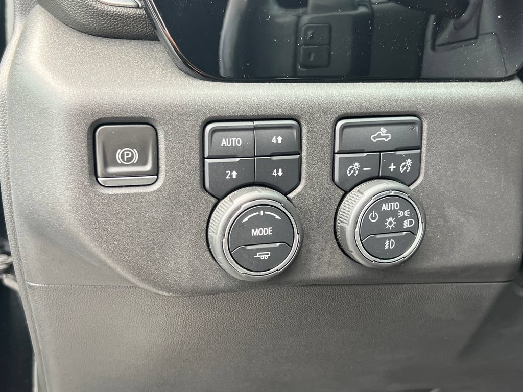Used 2022 Chevrolet Silverado 1500 LT Trail Boss AWD/4WD image 27
