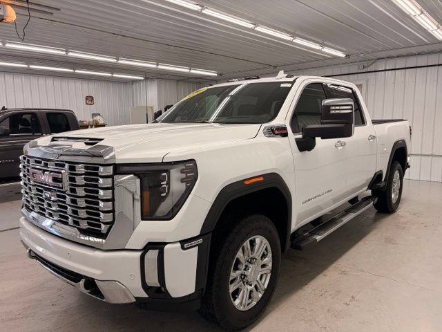 Used 2026 GMC Sierra 3500 Denali w/ Denali Reserve Package AWD/4WD image 3