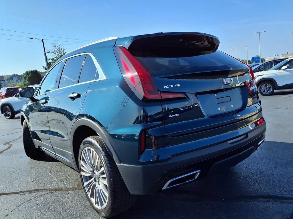 Used 2024 Cadillac XT4 Premium Luxury w/ Cold Weather Package AWD/4WD image 31