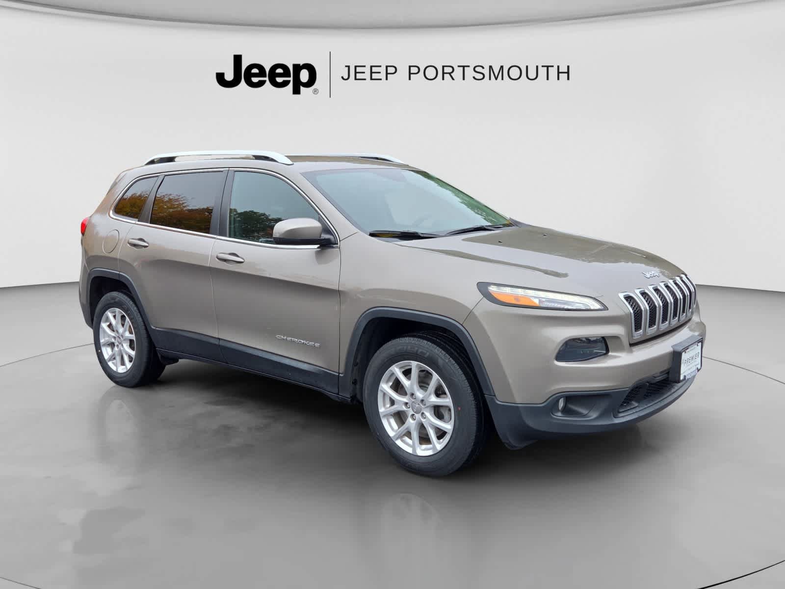 Used 2016 Jeep Cherokee Latitude w/ Safety/Convenience Group