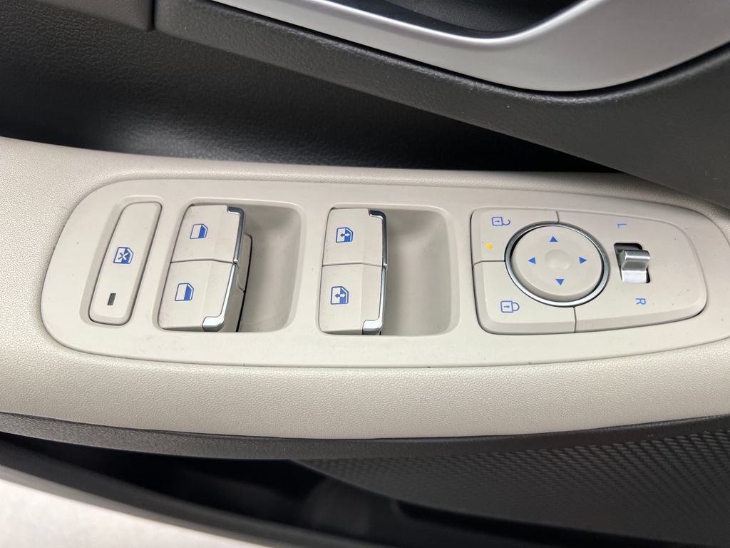 Used 2025 Hyundai Sonata SEL FWD image 15