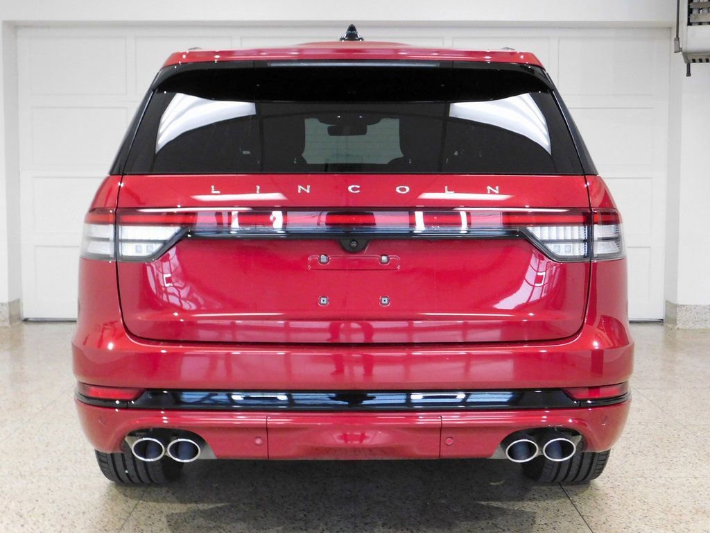 Used 2025 Lincoln Aviator Reserve w/ Equipment Group 201A image 7