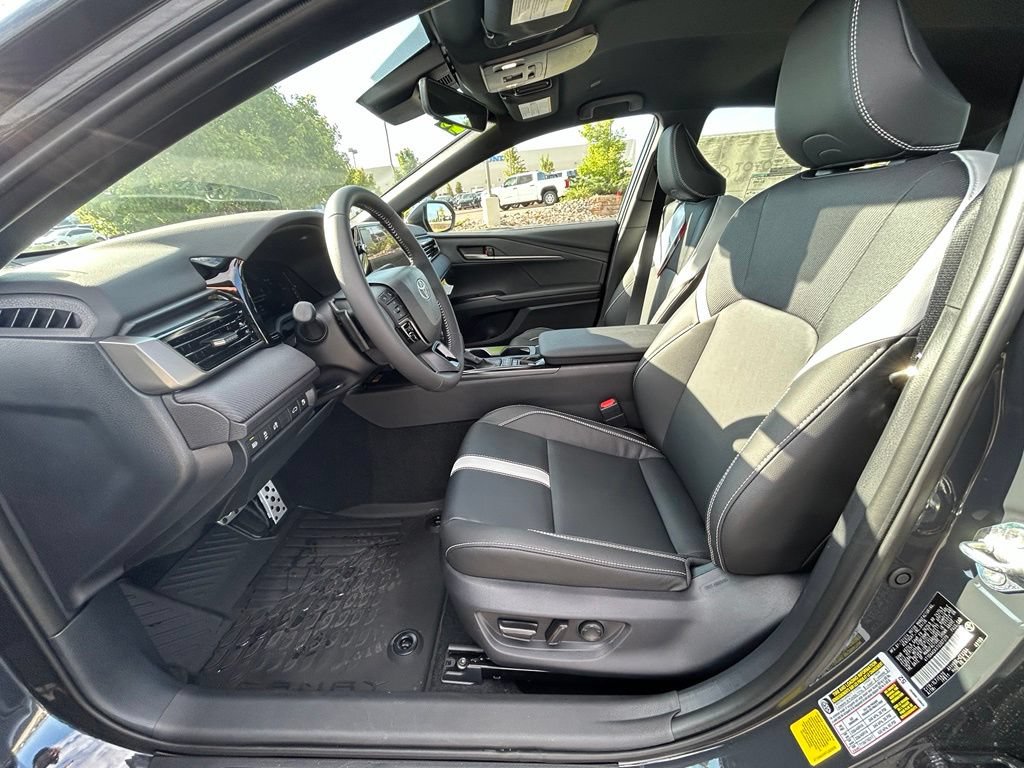 Used 2026 Toyota Camry SE FWD image 11