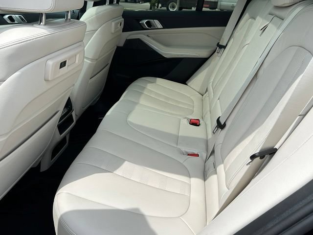 Used 2022 BMW X5 xDrive45e w/ M Sport Package AWD/4WD image 13