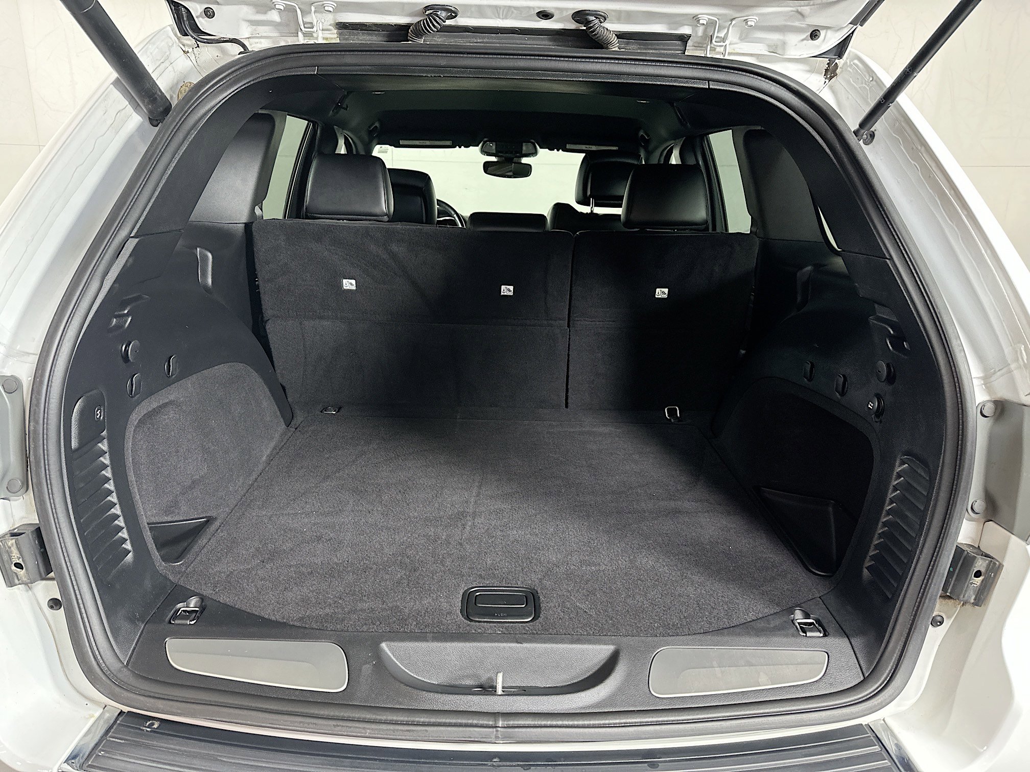Used 2019 Jeep Grand Cherokee Limited AWD/4WD image 25
