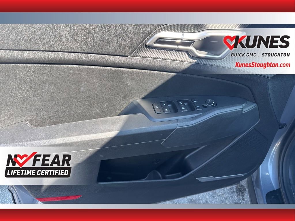 Used 2025 Kia Sportage LX image 18