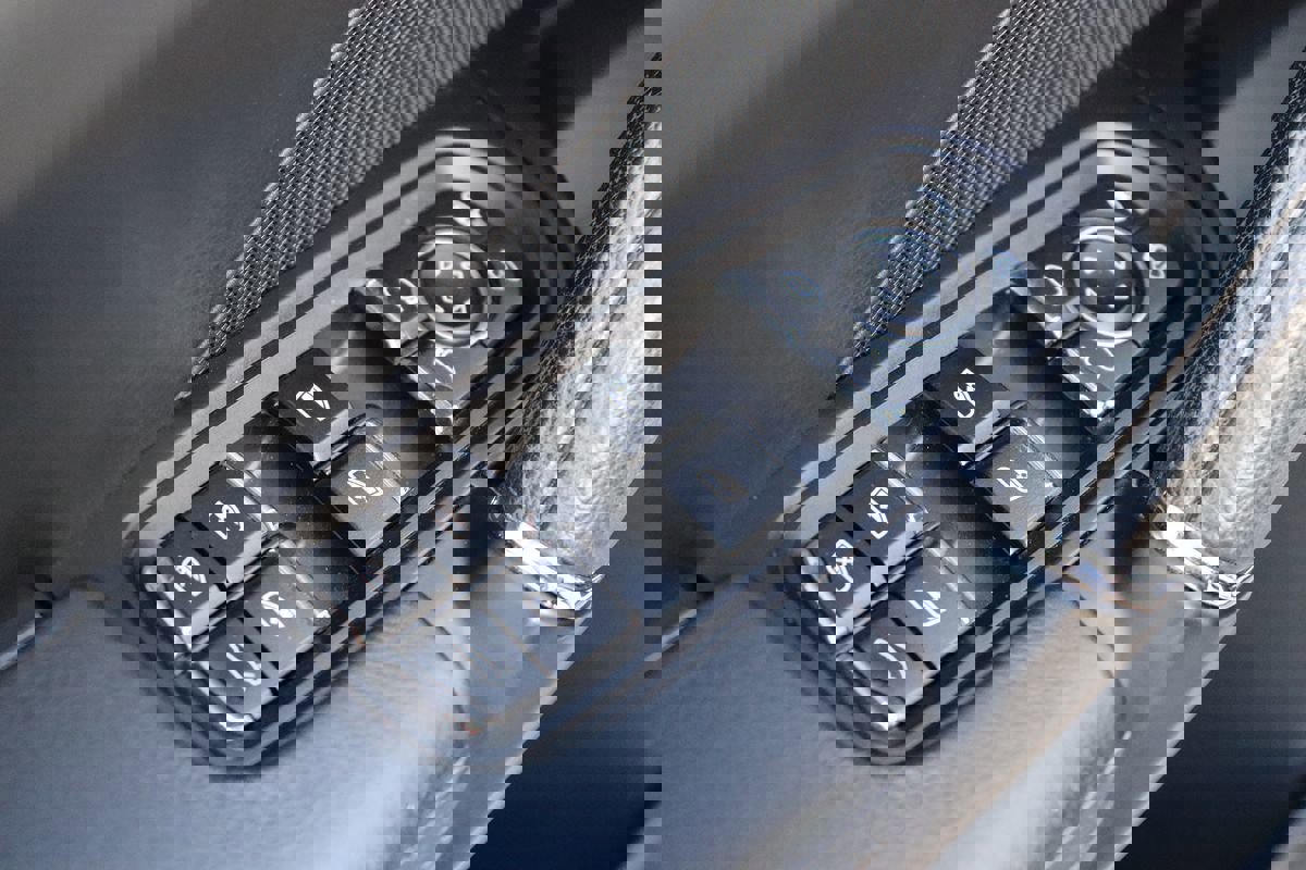 Used 2018 Porsche Cayenne Platinum Edition image 47