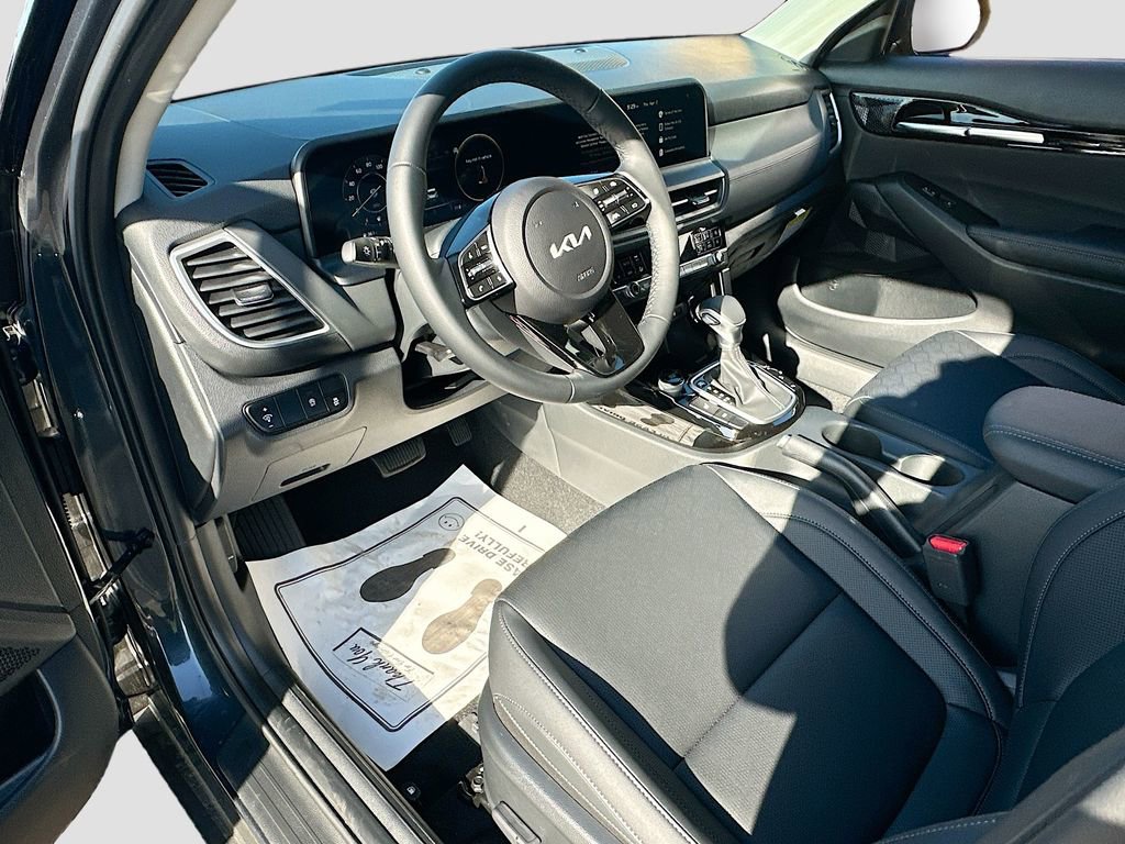 New 2026 Kia Seltos EX FWD image 9