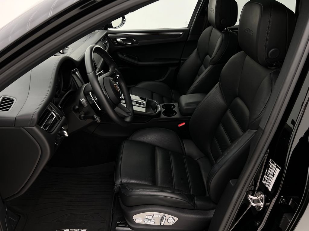 Used 2024 Porsche Macan GTS image 11