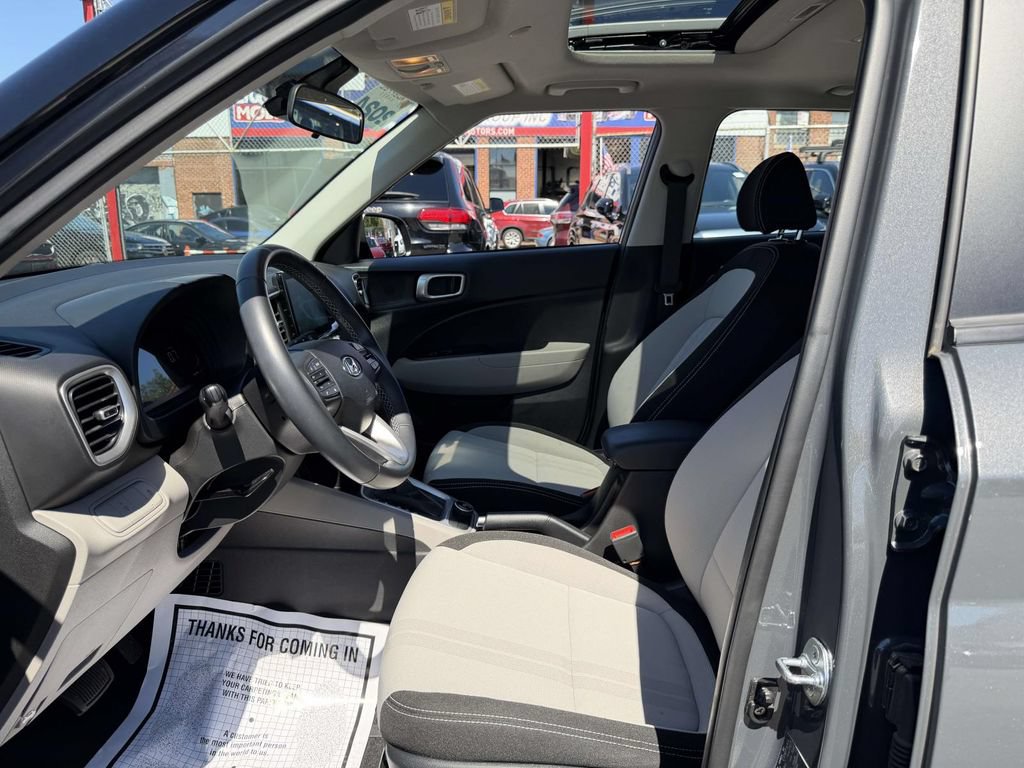 Certified 2024 Hyundai Venue SEL FWD image 20
