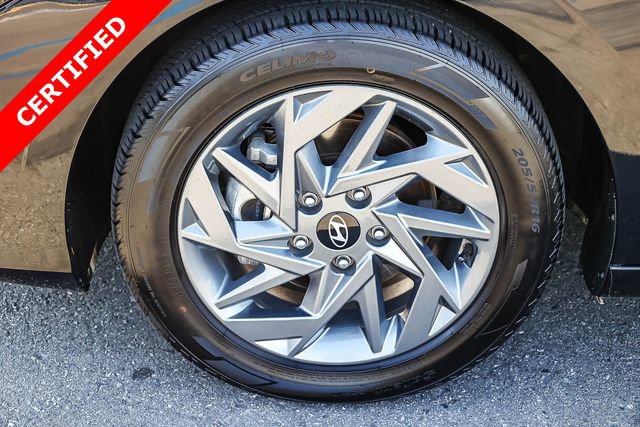 Certified 2024 Hyundai Elantra SEL FWD image 9