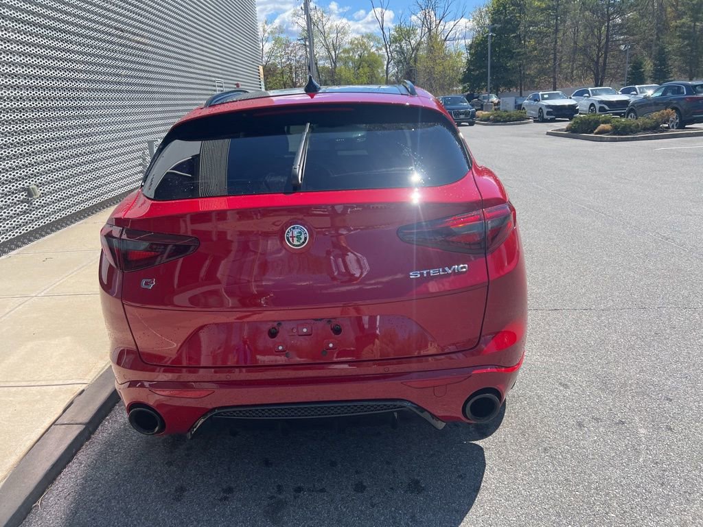 Used 2023 Alfa Romeo Stelvio Veloce AWD/4WD image 29