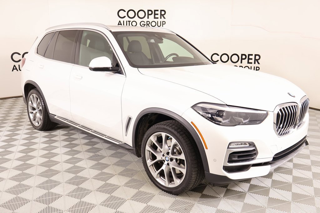 Used 2021 BMW X5 xDrive40i w/ Premium Package 2