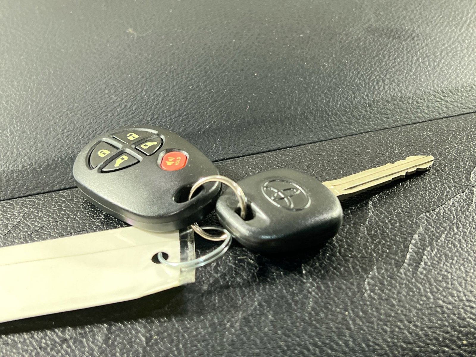 Used 2015 Toyota Sienna LE image 29