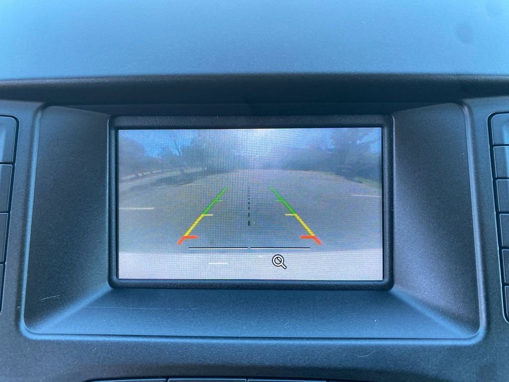 Used 2018 Ford Edge SE image 21