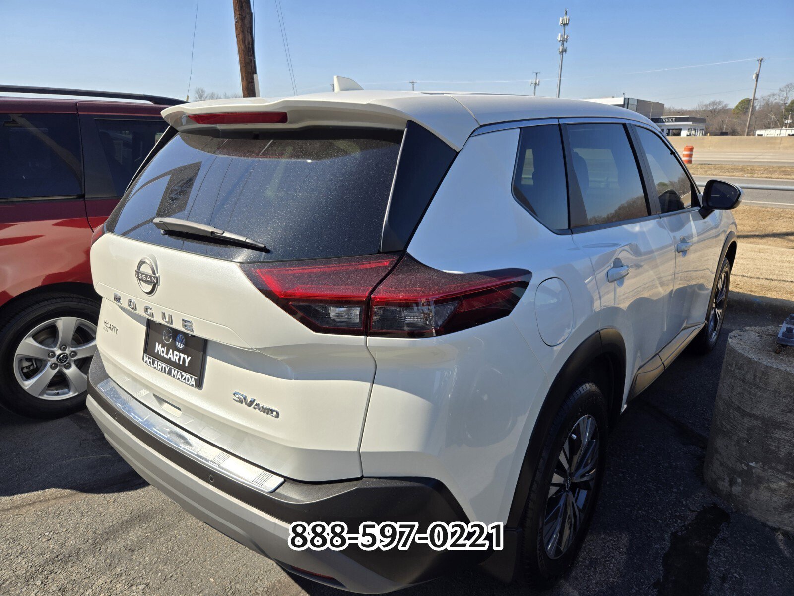 Used 2023 Nissan Rogue SV image 7